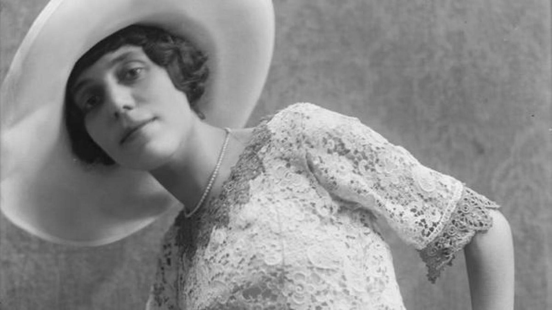 amalia_guglielminetti_poetessa